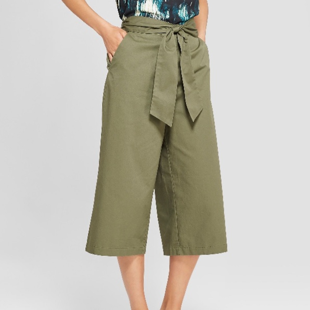 NWOT Mossimo Olive Green Wide Leg Crop Pants XS